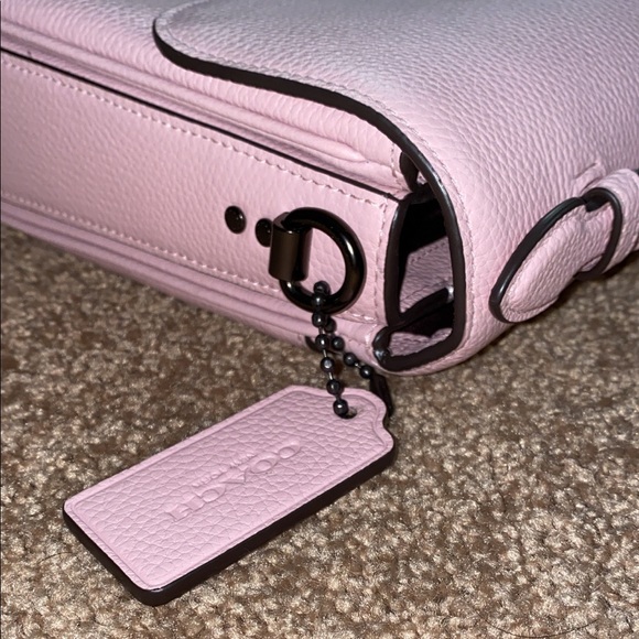 Coach Cassie - Picture 7 of 14